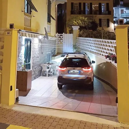 Casa Stefi Sunremo - Parcheggio Privato, 500 Mt Dalla *
